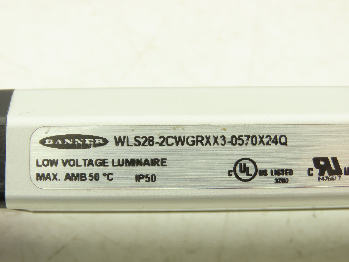 Banner WLS28-2CWGRXX3-0570X24Q Task Light Strip Multicolor White Green Red 24VDC