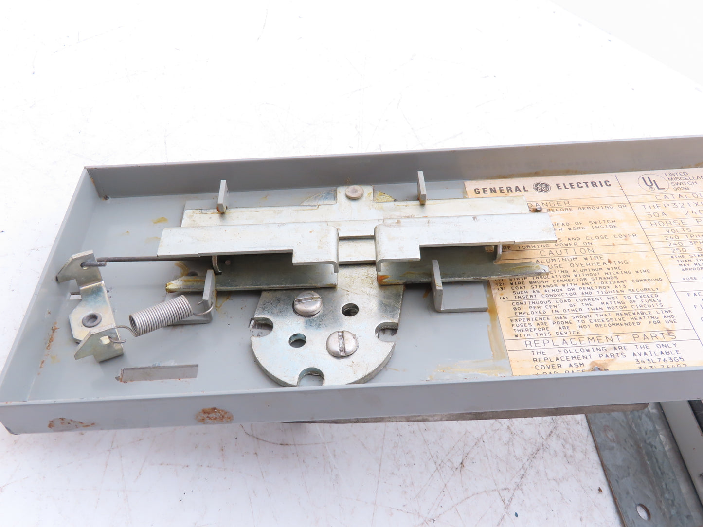 General Electric THFP321XL 3-Pole Fusible Disconnect Switch Panel Mount 30A 240V