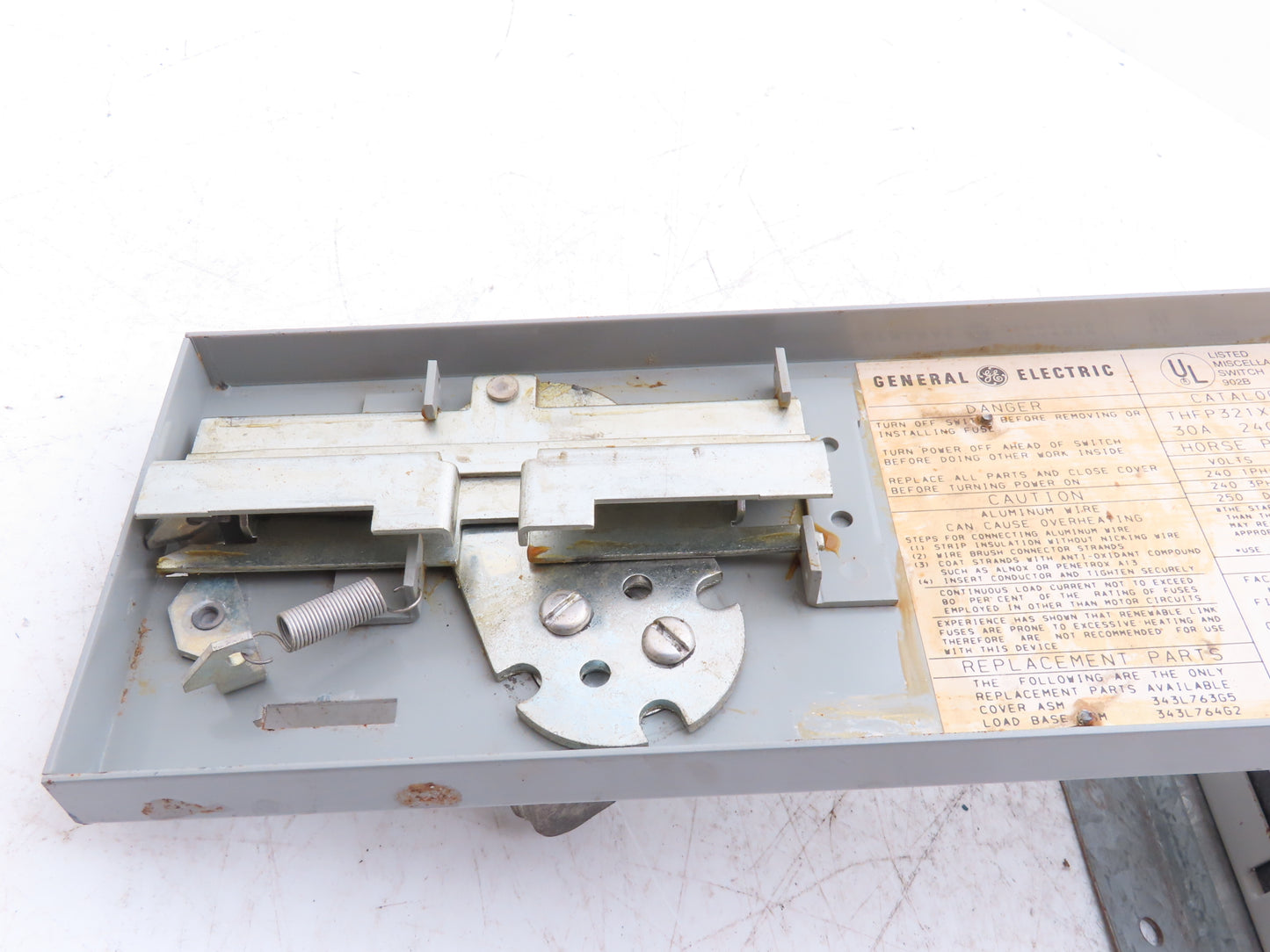 General Electric THFP321XL 3-Pole Fusible Disconnect Switch Panel Mount 30A 240V