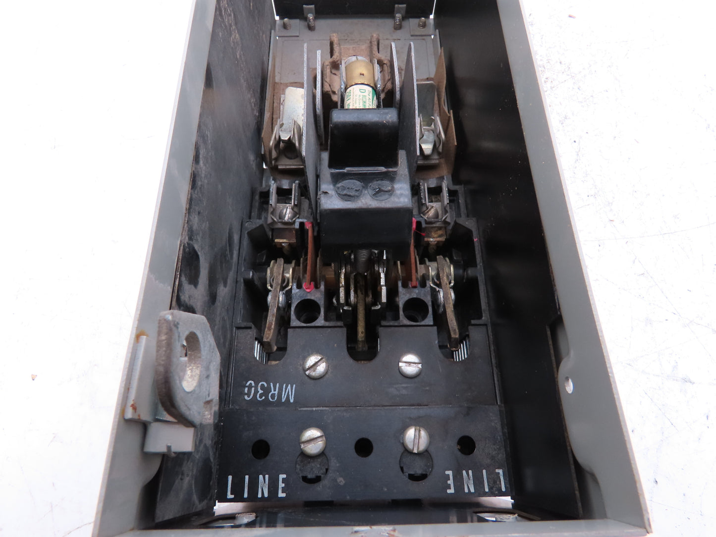 General Electric THFP321XL 3-Pole Fusible Disconnect Switch Panel Mount 30A 240V