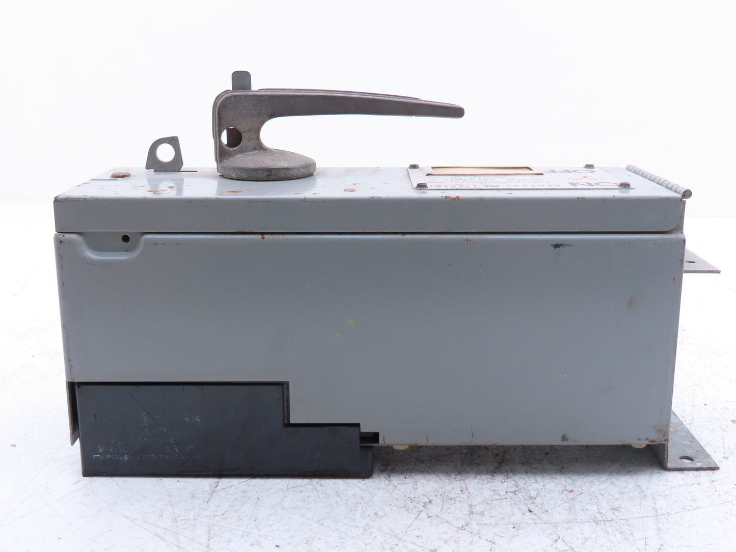 General Electric THFP321XL 3-Pole Fusible Disconnect Switch Panel Mount 30A 240V