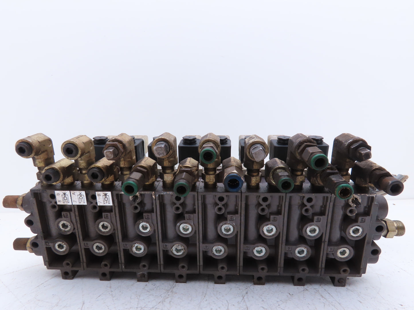 Numatics Pneumatic Solenoid Valve 8-Station Manifold 24VDC