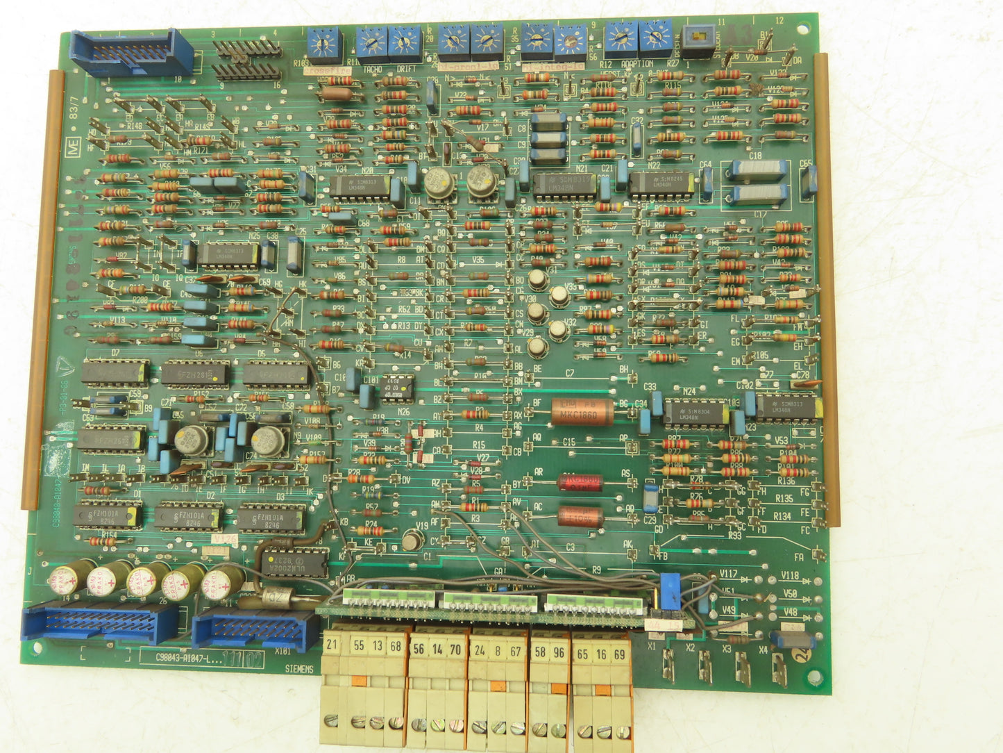 Siemens C98043-A1047-L Printed Circuit Control Board Slot Rack PCB