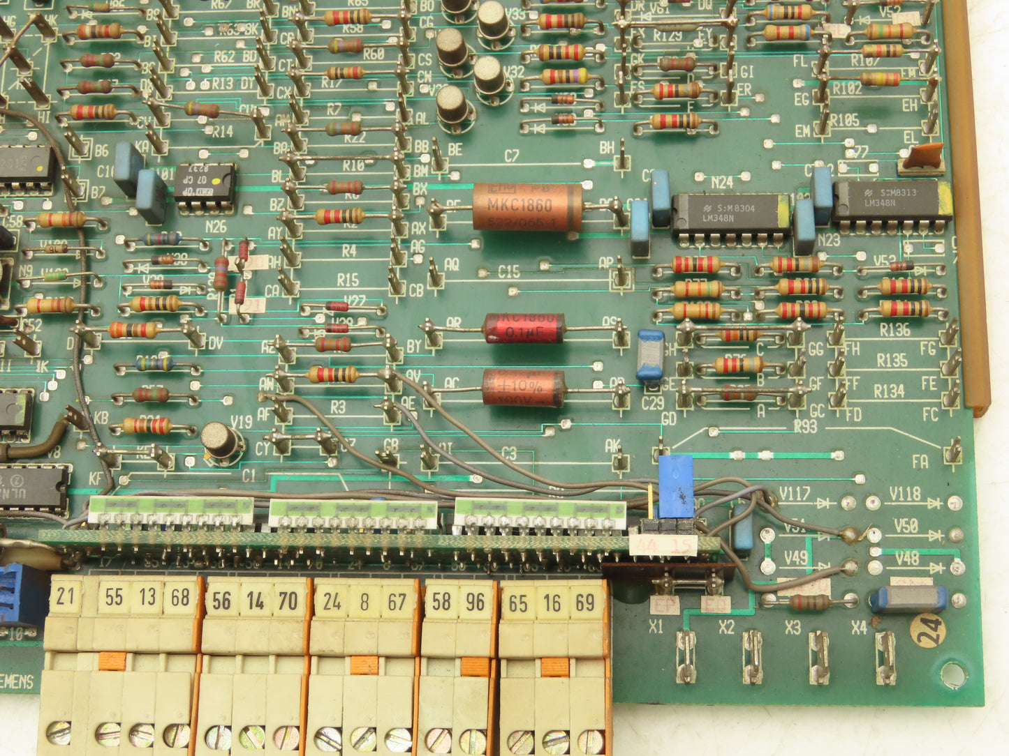 Siemens C98043-A1047-L Printed Circuit Control Board Slot Rack PCB