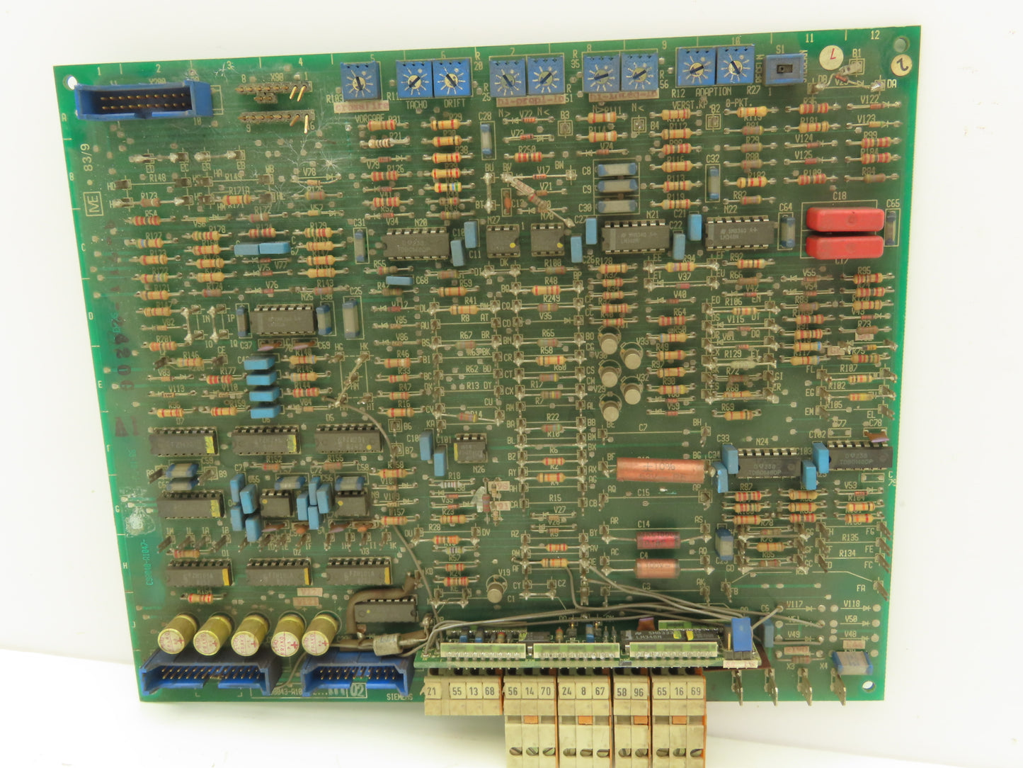 Siemens C98043-A1047-L Printed Circuit Control Board Slot Rack PCB