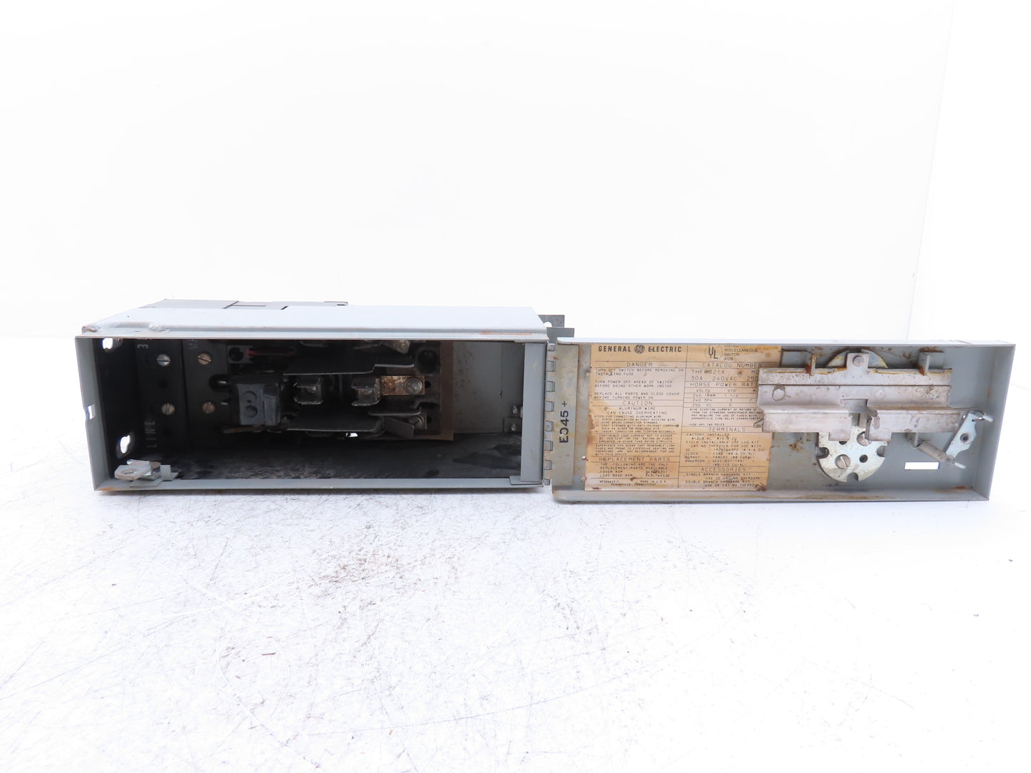 General Electric THFP321X 3-Pole Fusible Disconnect Switch Panel Mount 30A 240V
