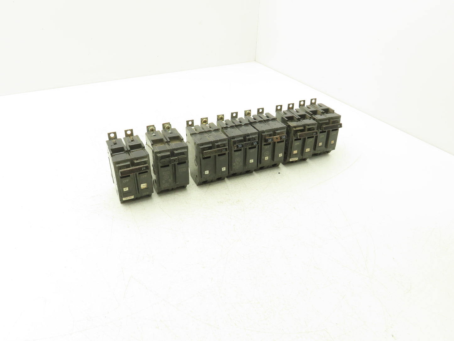 General Electric THQB2120 Bolt-On Circuit Breaker 20A 240V 2 Pole 1PH Lot of 7