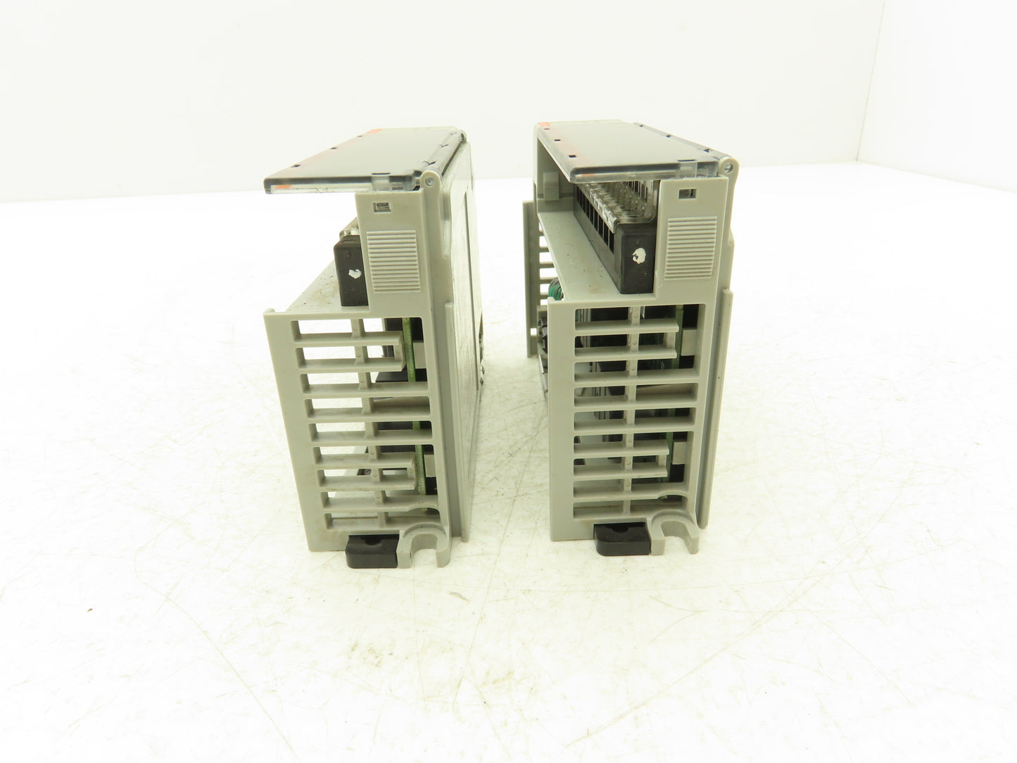 Allen Bradley 1769-OW8 8PT Compact I/O Modules Ser B F/W Rev 3.1 Mixed Lot of 2