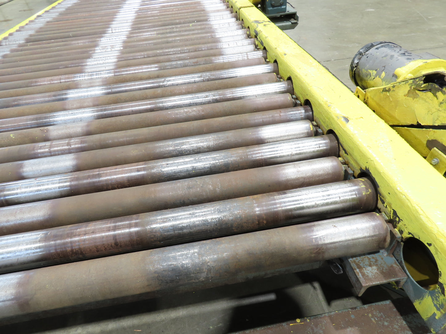 Hytrol 25-CRR 50"W x 15'L Pallet Conveyor 2.5" Roller 3PH Chain Drive 35FPM