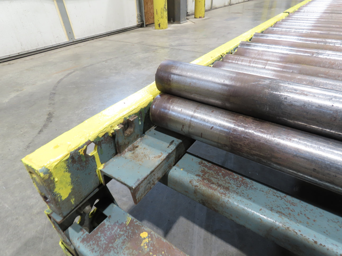 Hytrol 25-CRR 50"W x 15'L Pallet Conveyor 2.5" Roller 3PH Chain Drive 35FPM