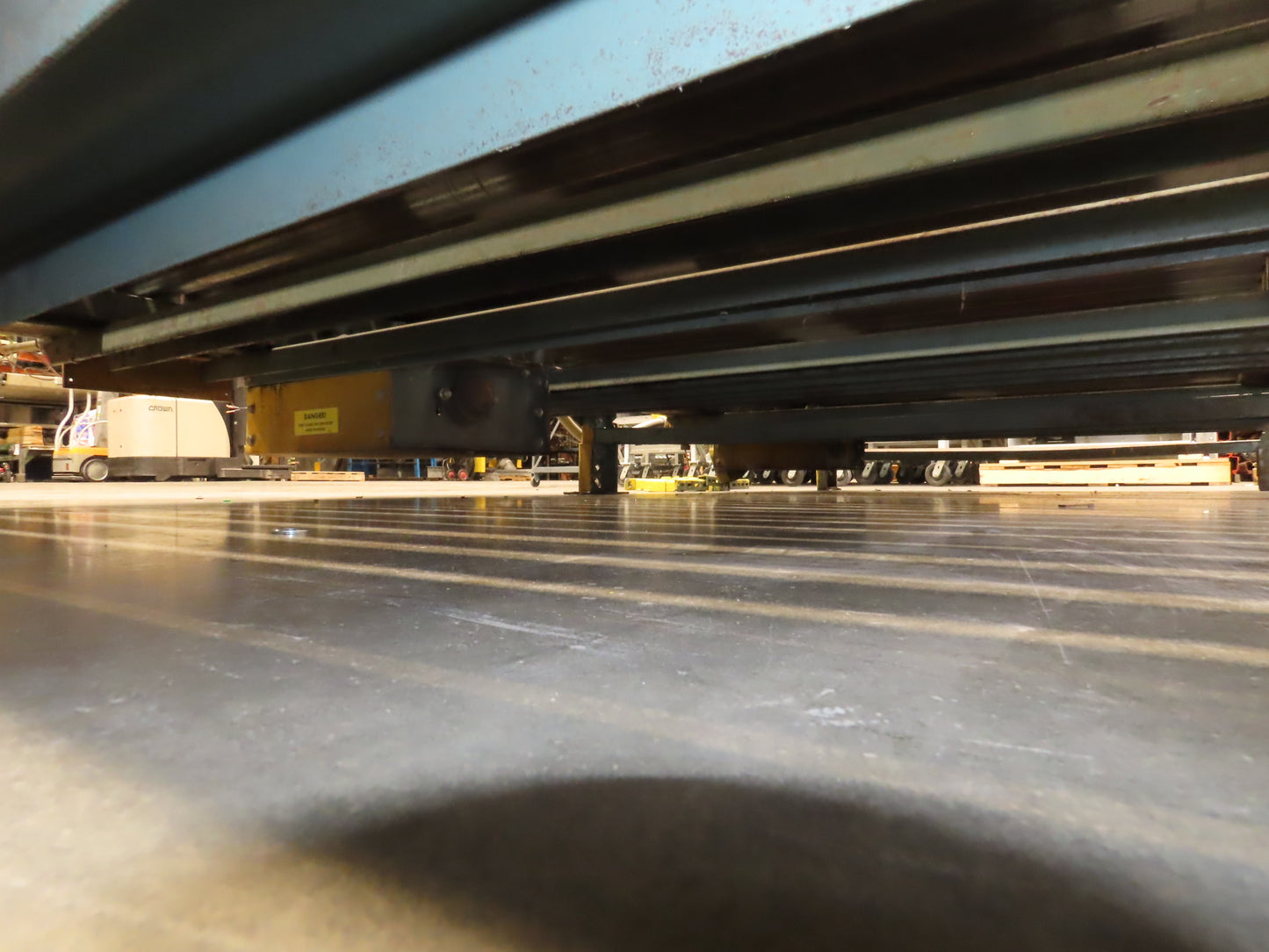 Hytrol 25-CRR 50"W x 15'L Pallet Conveyor 2.5" Roller 3PH Chain Drive 35FPM