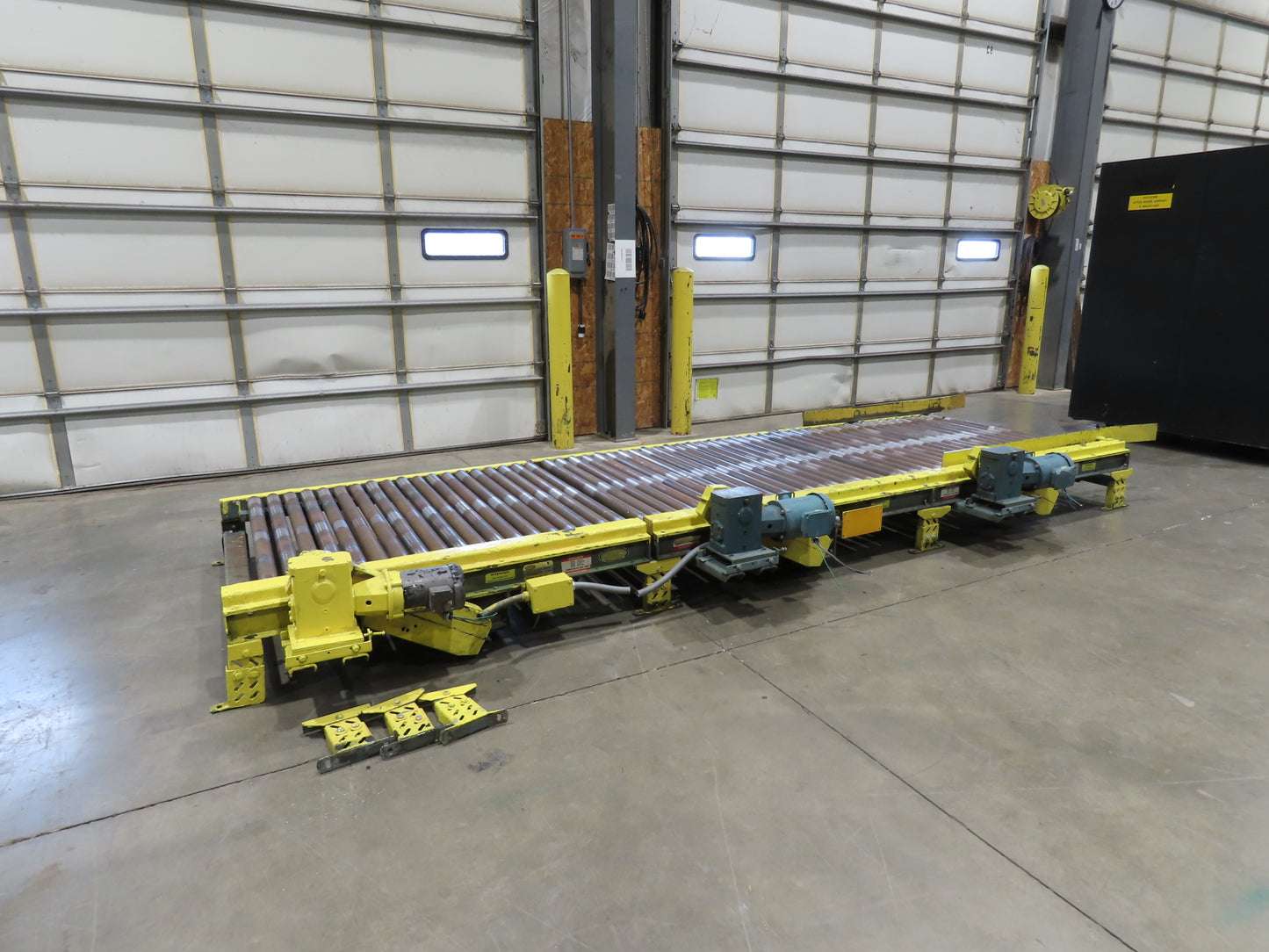 Hytrol 25-CRR 50"W x 15'L Pallet Conveyor 2.5" Roller 3PH Chain Drive 35FPM