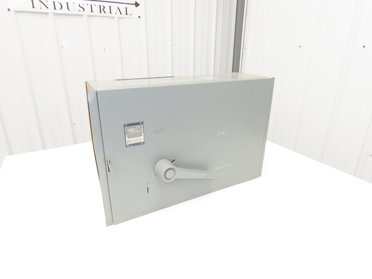Westinghouse FDP325R Safety Disconnect Switch 400A 240VAC 100Hp 3Ph Fused