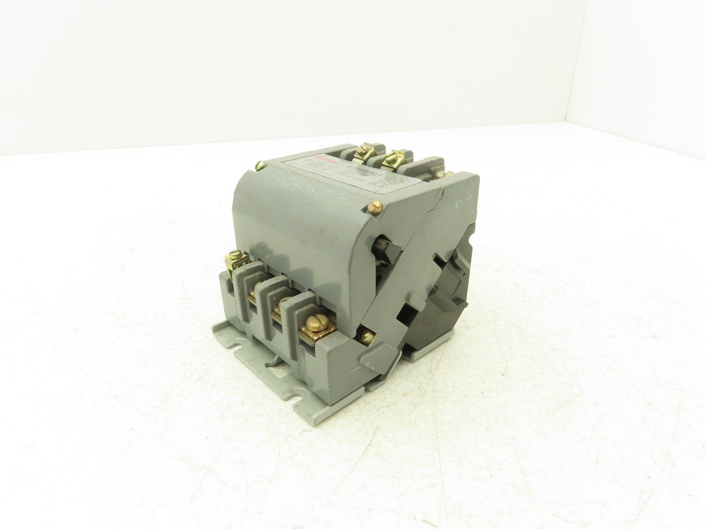 Furnas 40DP32AX9 Contactor Motor Starter 10Hp 27A 600VAC 3Ph 120V Coil Size 1