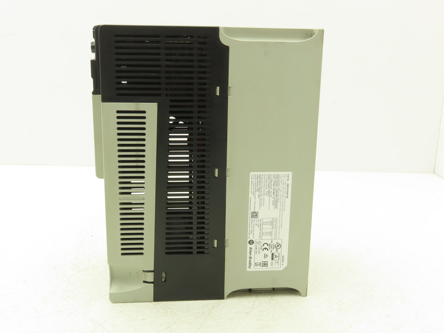Allen Bradley 25B-D030N104 PowerFlex 525 VFD 500Hz 20Hp 460v 30A FRN 5.002 Ser A