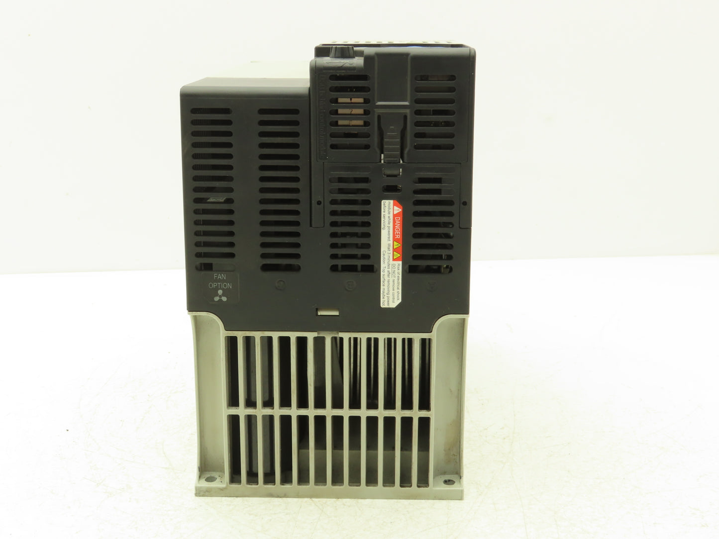 Allen Bradley 25B-D030N104 PowerFlex 525 VFD 500Hz 20Hp 460v 30A FRN 5.002 Ser A