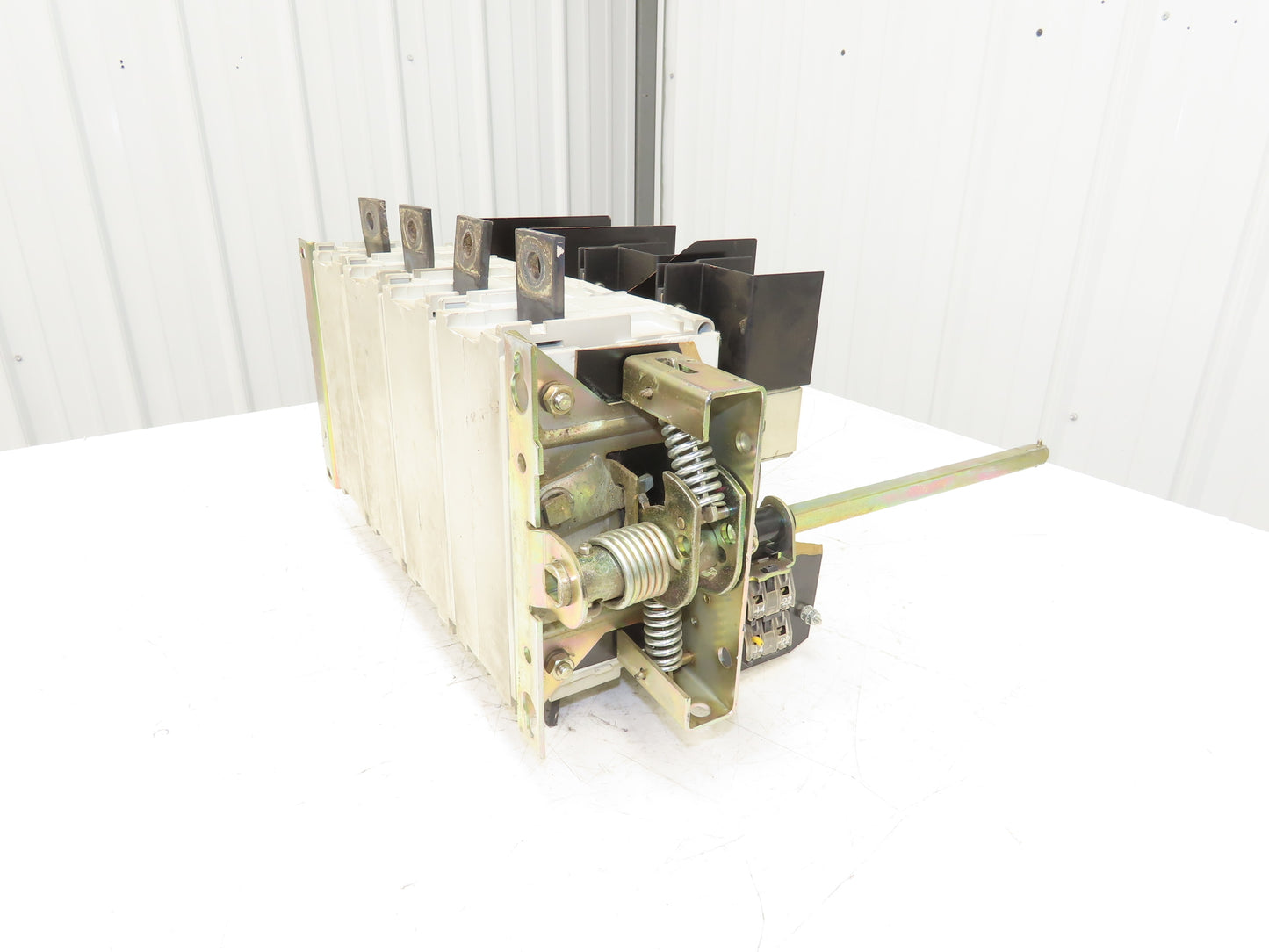 ABB OESA-F600JT6-4 Fusible Disconnect Switch 500Hp 600A 600VAC 4 Pole Fused
