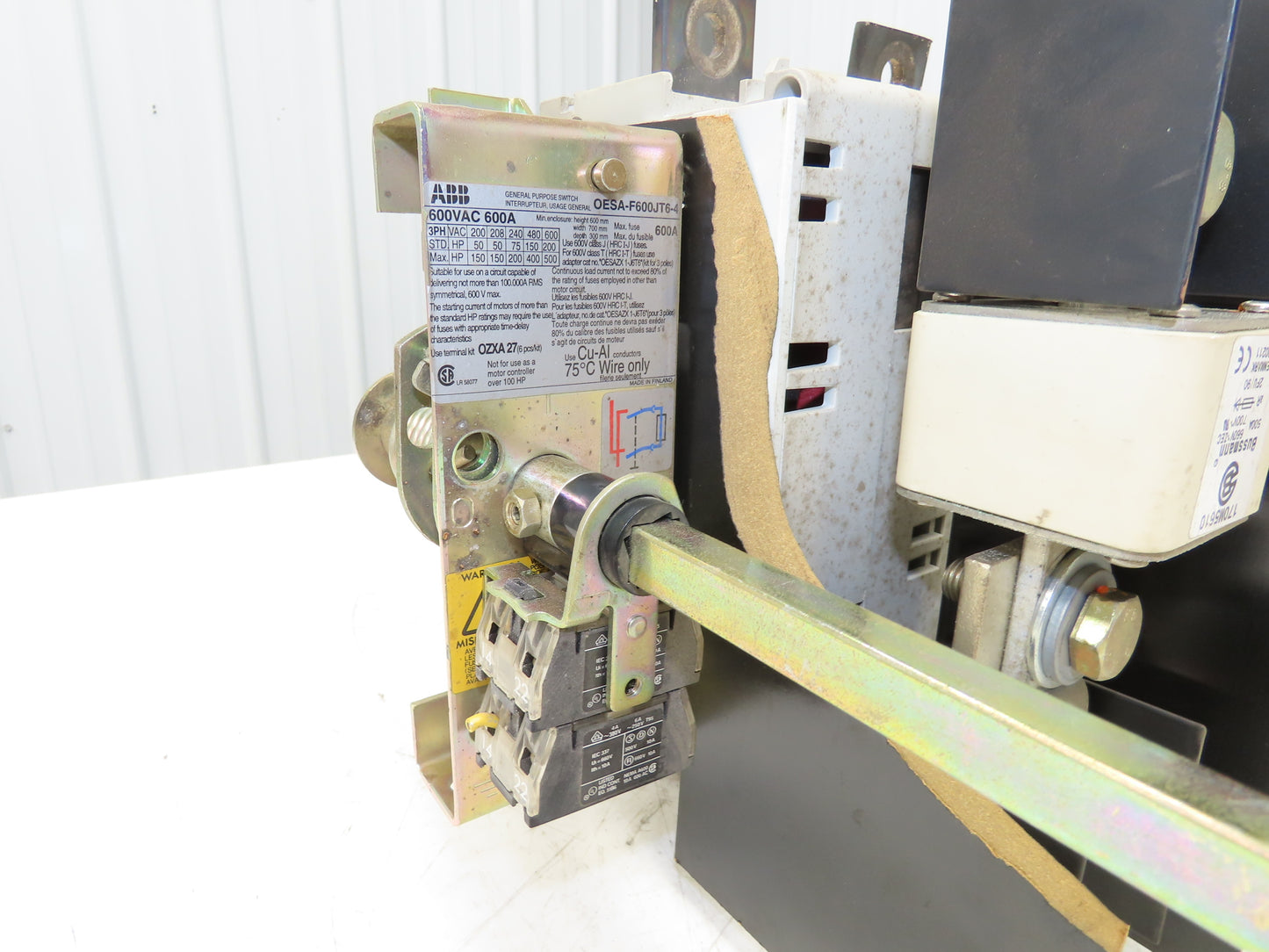 ABB OESA-F600JT6-4 Fusible Disconnect Switch 500Hp 600A 600VAC 4 Pole Fused