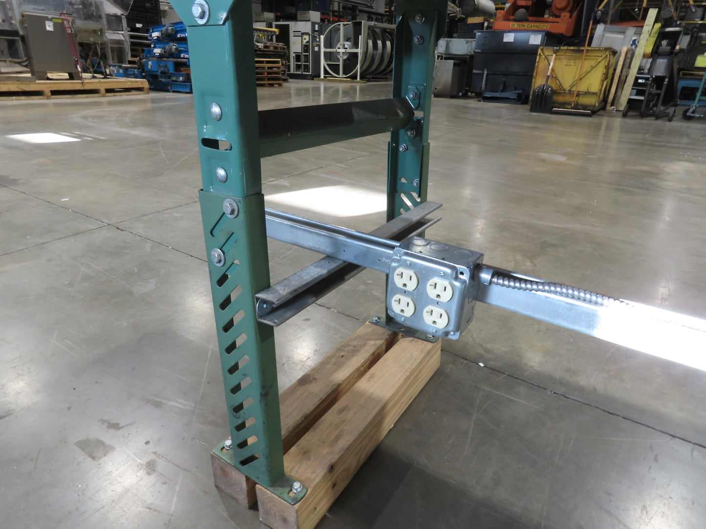 Roach 22"x 16' Slider Bed Conveyor 18"Belt 115V 1PH Variable Speed Drive 50FPM