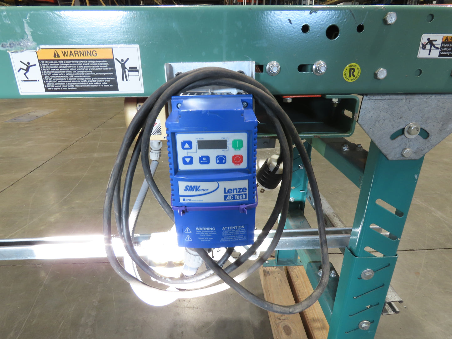 Roach 22"x 16' Slider Bed Conveyor 18"Belt 115V 1PH Variable Speed Drive 50FPM