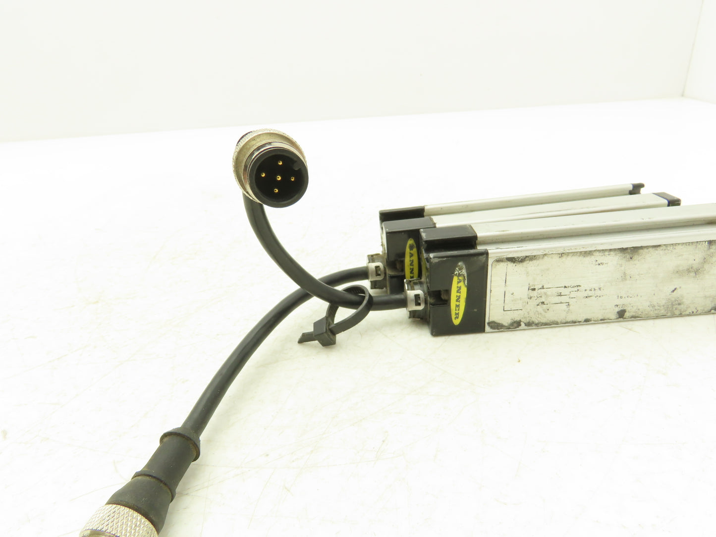Banner Part Sensing Light Curtain Set 67mm Protected Height 300mm- 2m 10-30VDC
