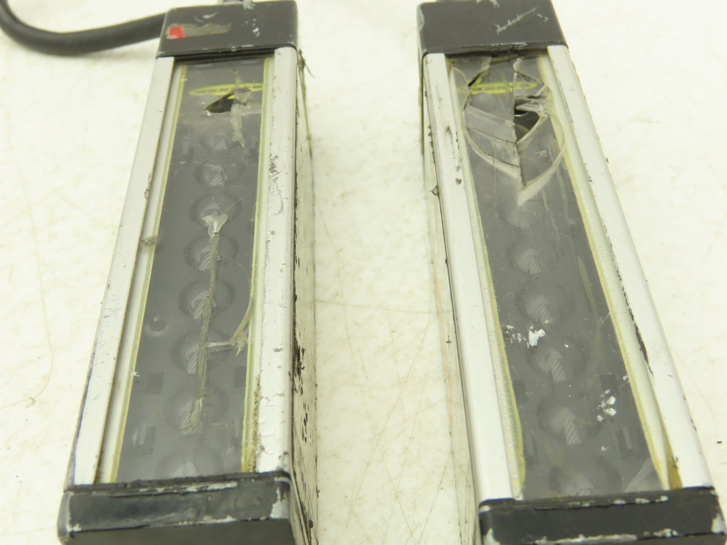 Banner Part Sensing Light Curtain Set 67mm Protected Height 300mm- 2m 10-30VDC