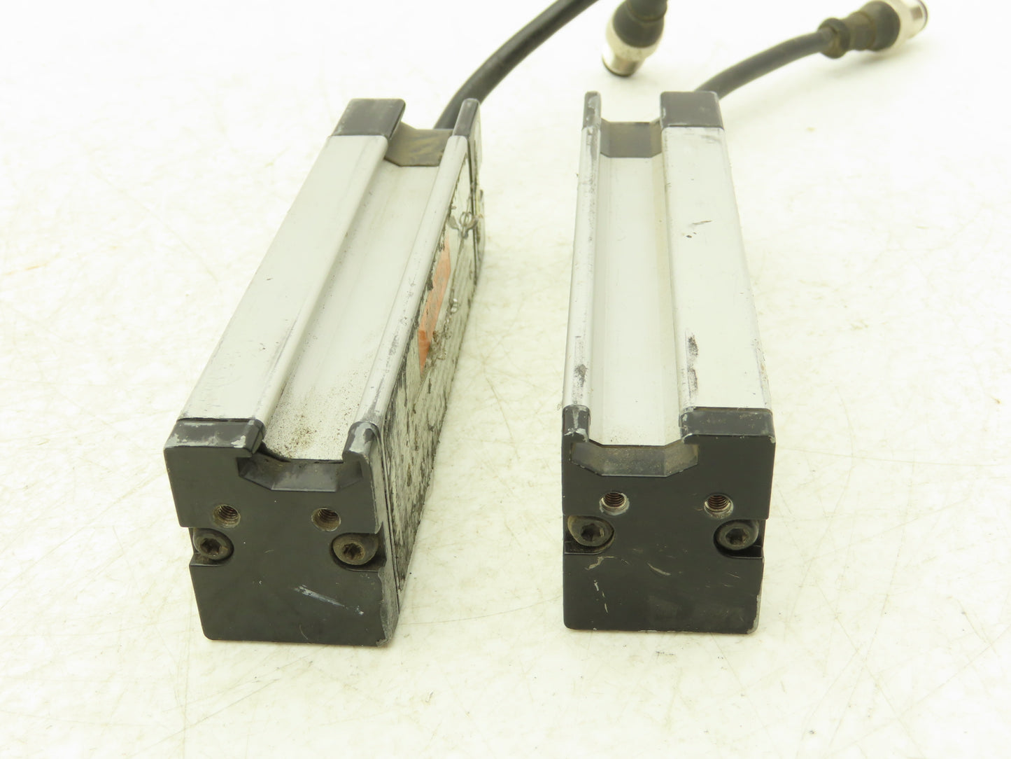 Banner Part Sensing Light Curtain Set 67mm Protected Height 300mm- 2m 10-30VDC