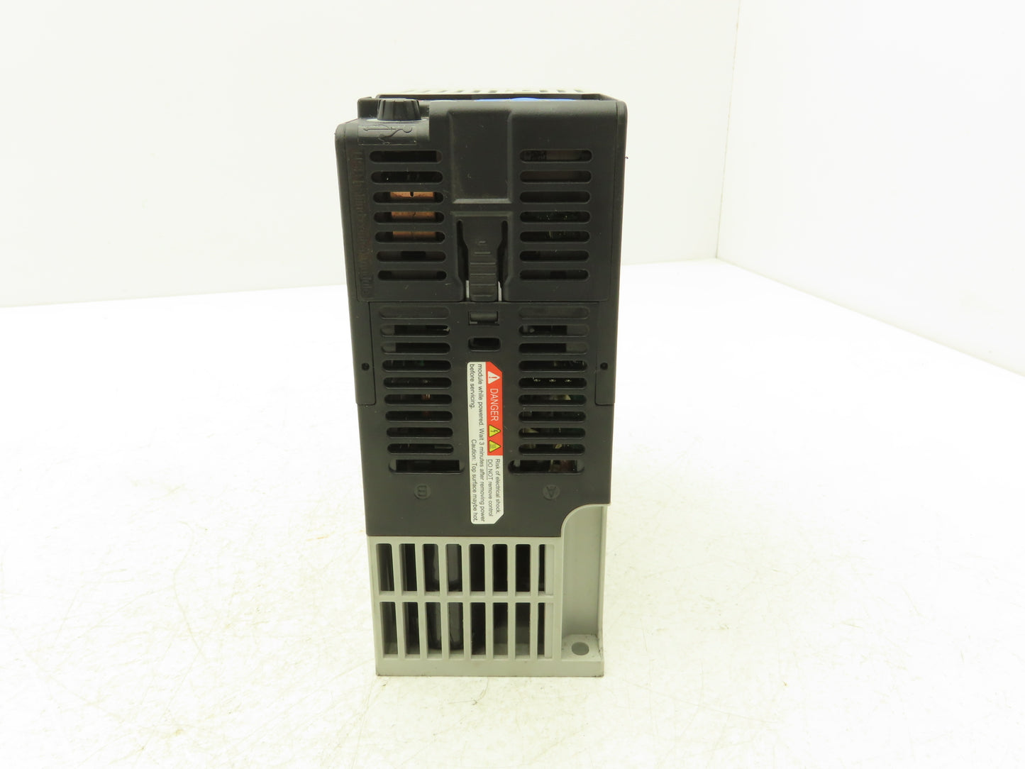 Allen Bradley 25B-D6P0N104 Powerflex 525 3Hp VFD AC Drive 480V 50/60Hz FRN 5.001
