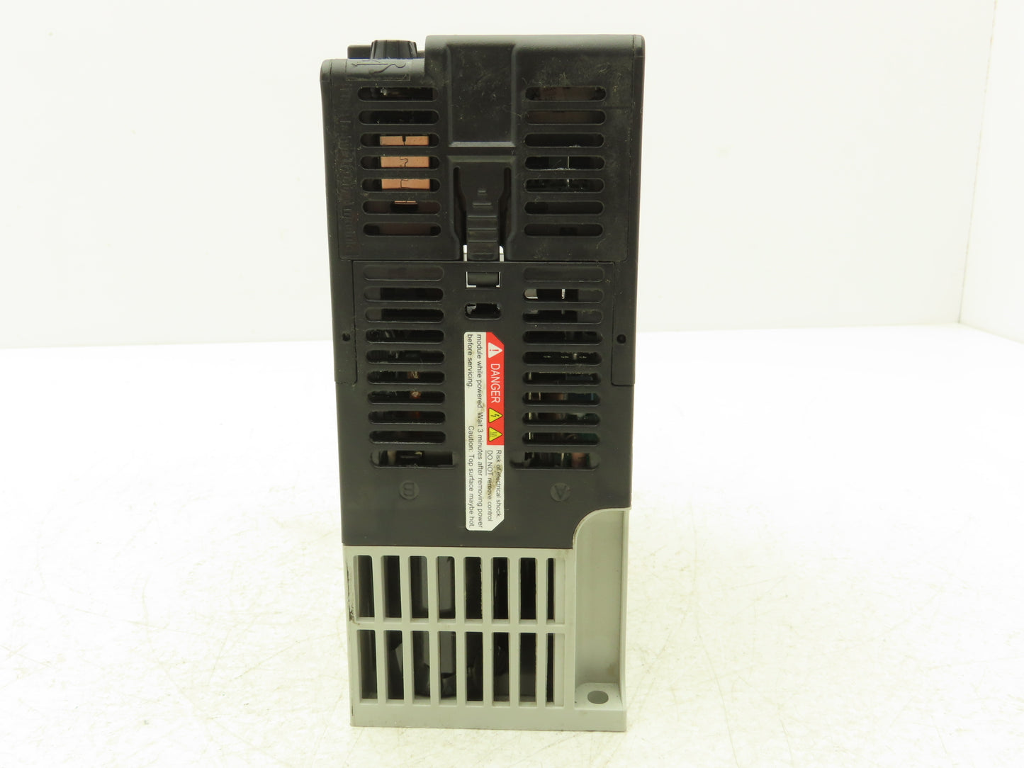 Allen Bradley 25B-D6P0N104 Powerflex 525 3Hp VFD AC Drive 480V 50/60Hz FW 7.001