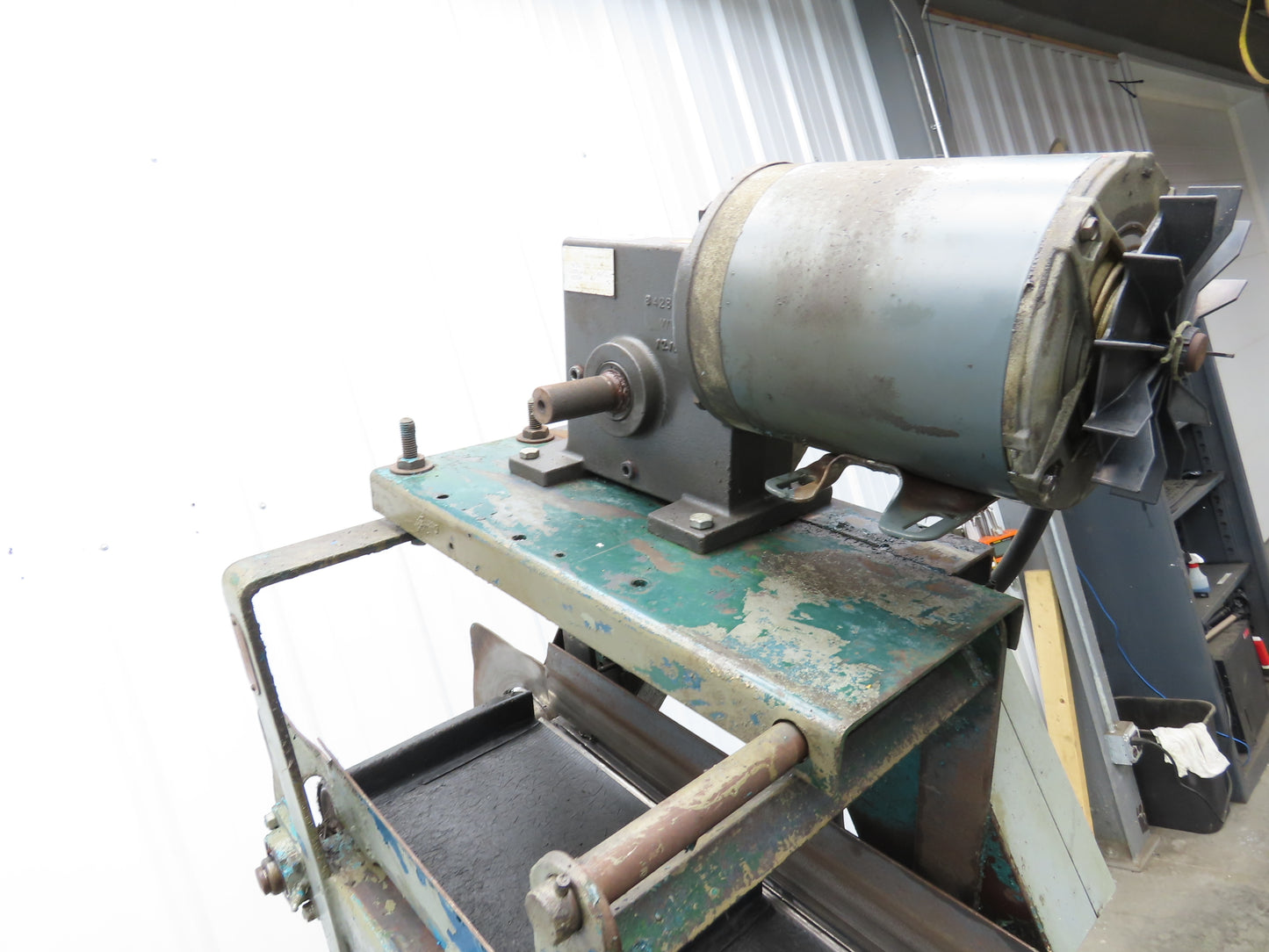 9'L Portable Parts Conveyor 8" Cleated Belt Adj Incline 3PH Chain Drive 75FPM