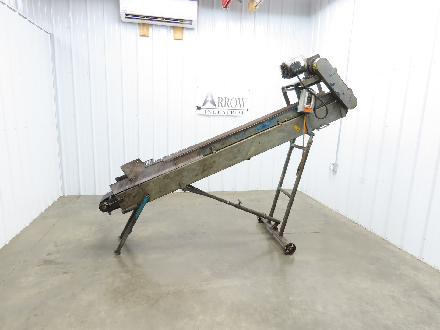 9'L Portable Parts Conveyor 8" Cleated Belt Adj Incline 3PH Chain Drive 75FPM