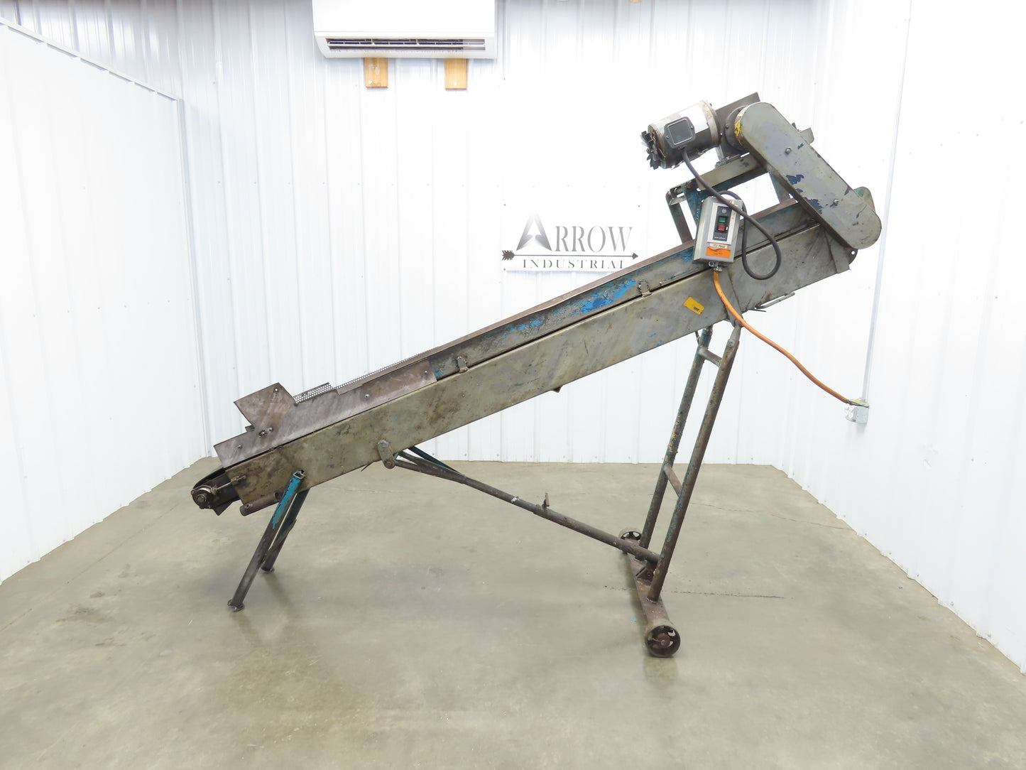 9'L Portable Parts Conveyor 8" Cleated Belt Adj Incline 3PH Chain Drive 75FPM