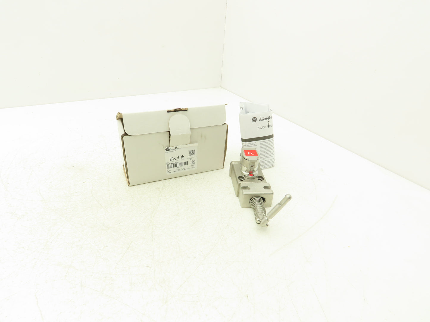 Allen Bradley 440T-MSALE10FC Guardmaster Trapped Key Interlock Switch No Key