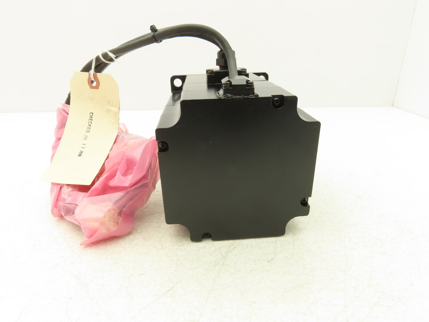 Yaskawa SGMP-15AWYR12 AC Servo Motor 1500W 4.77Nm 3000 RPM Encoder