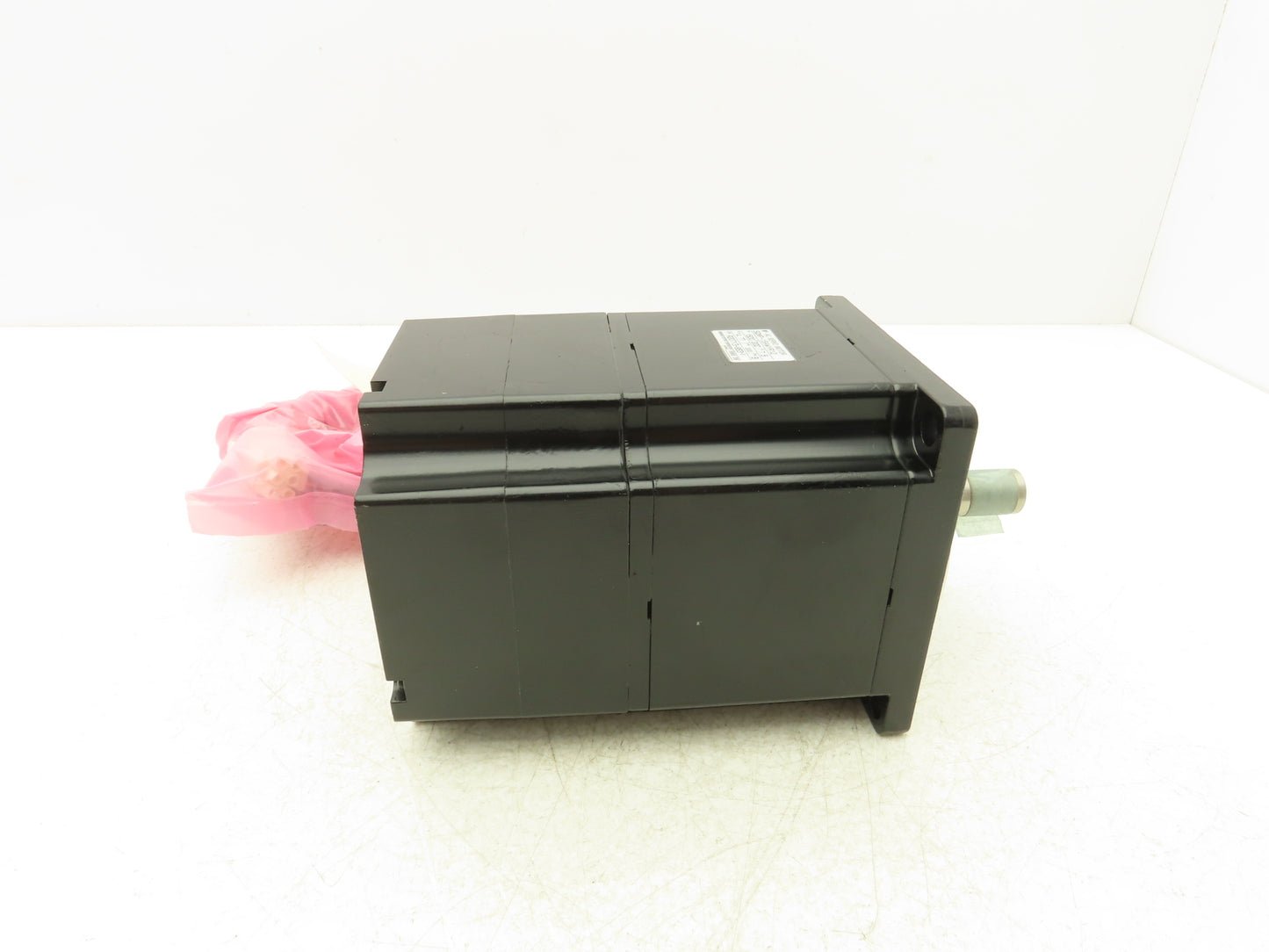 Yaskawa SGMP-15AWYR12 AC Servo Motor 1500W 4.77Nm 3000 RPM Encoder