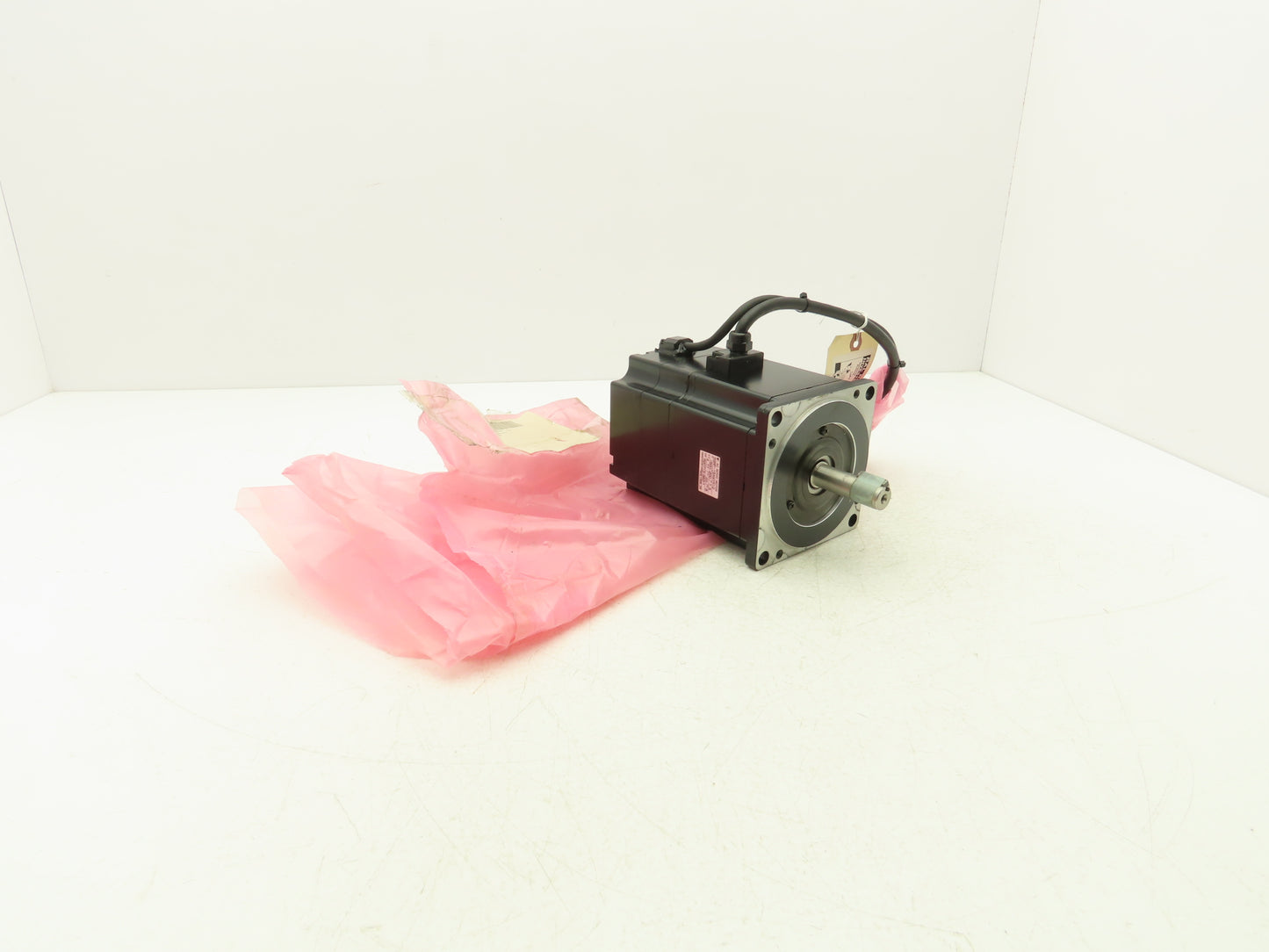 Yaskawa SGMP-15AWYR12 AC Servo Motor 1500W 4.77Nm 3000 RPM Encoder