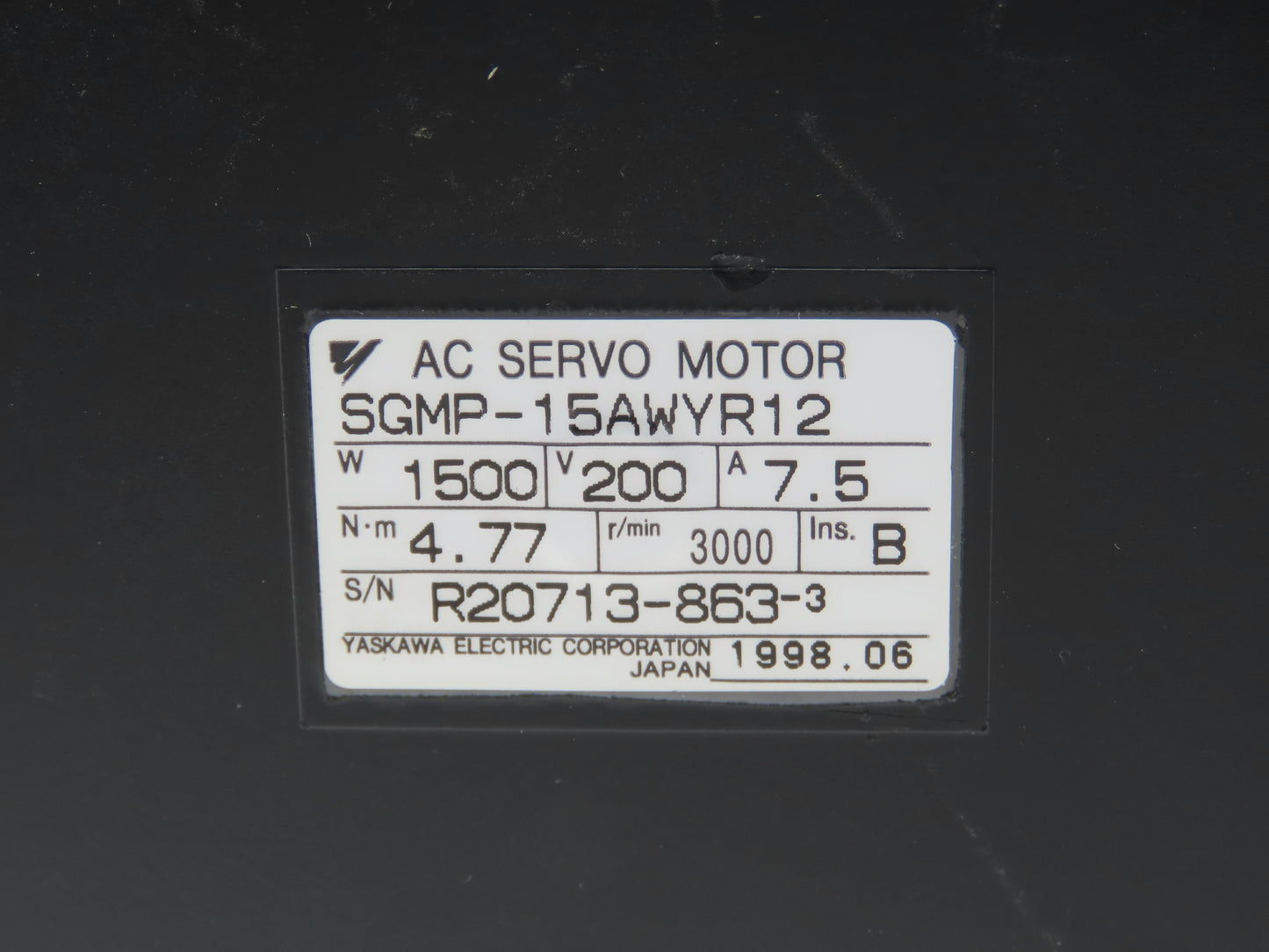 Yaskawa SGMP-15AWYR12 AC Servo Motor 1500W 4.77Nm 3000 RPM Encoder