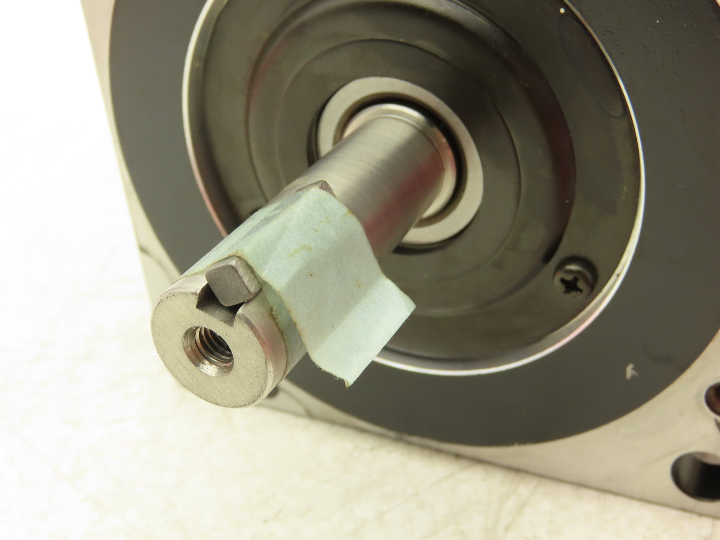 Yaskawa SGMP-15AWYR12 AC Servo Motor 1500W 4.77Nm 3000 RPM Encoder