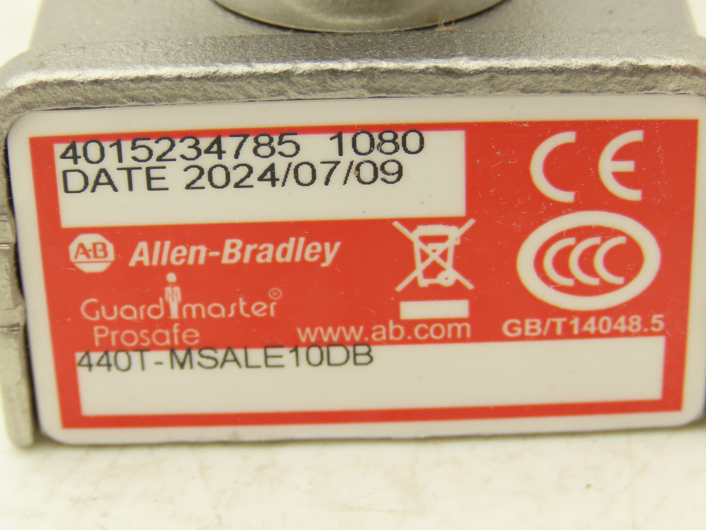 Allen Bradley 440T-MSALE10DB Guardmaster Trapped Key Interlock Switch No Key