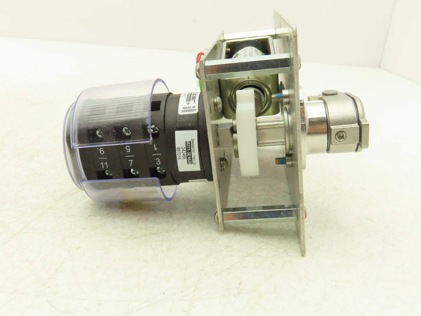 Allen Bradley 440T-MSRUE13AB Guardmaster Trapped Key Interlock Solenoid Release