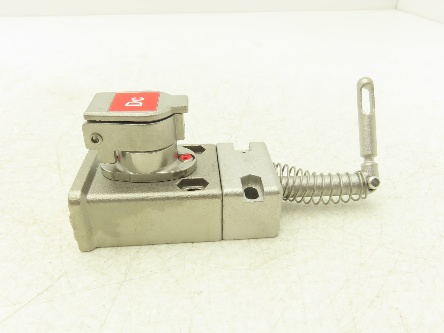 Allen Bradley 440T-MSALE10DC Guardmaster Trapped Key Interlock Switch No Key