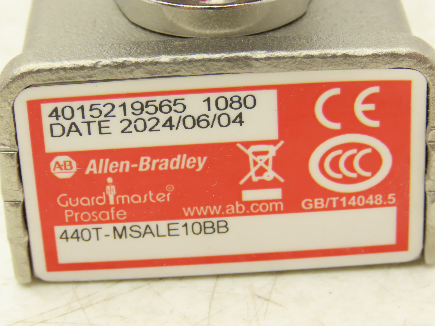 Allen Bradley 440T-MSALE10BB Guardmaster Trapped Key Interlock Switch No Key