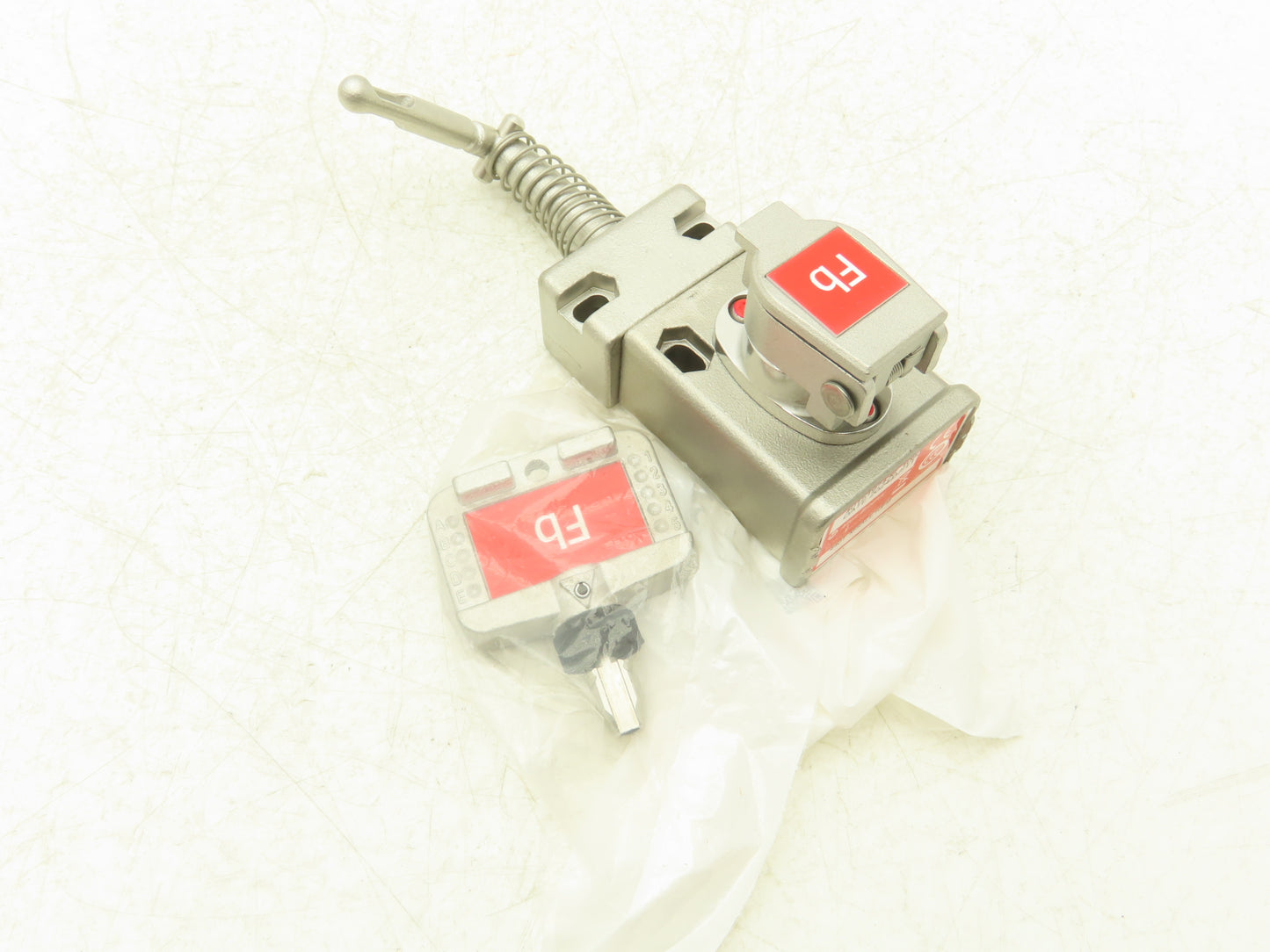 Allen Bradley 440T-MSALE10FB Guardmaster Trapped Key Interlock Switch with Key