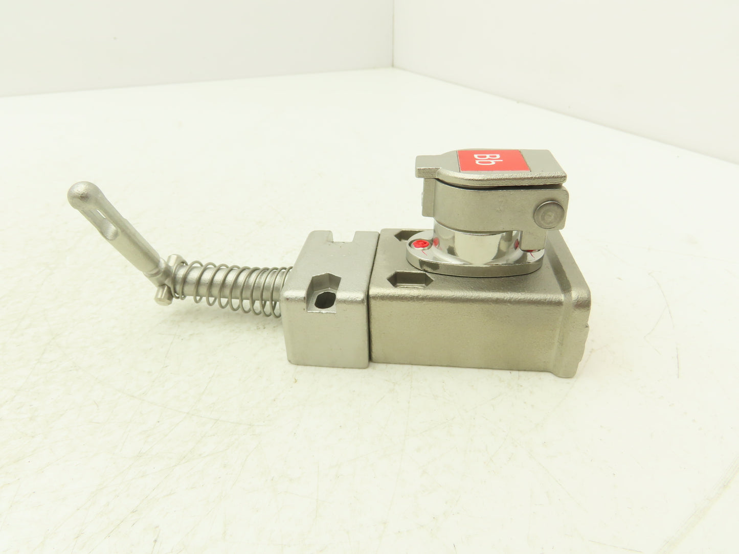 Allen Bradley 440T-MSALE10BB Guardmaster Trapped Key Interlock Switch With Key