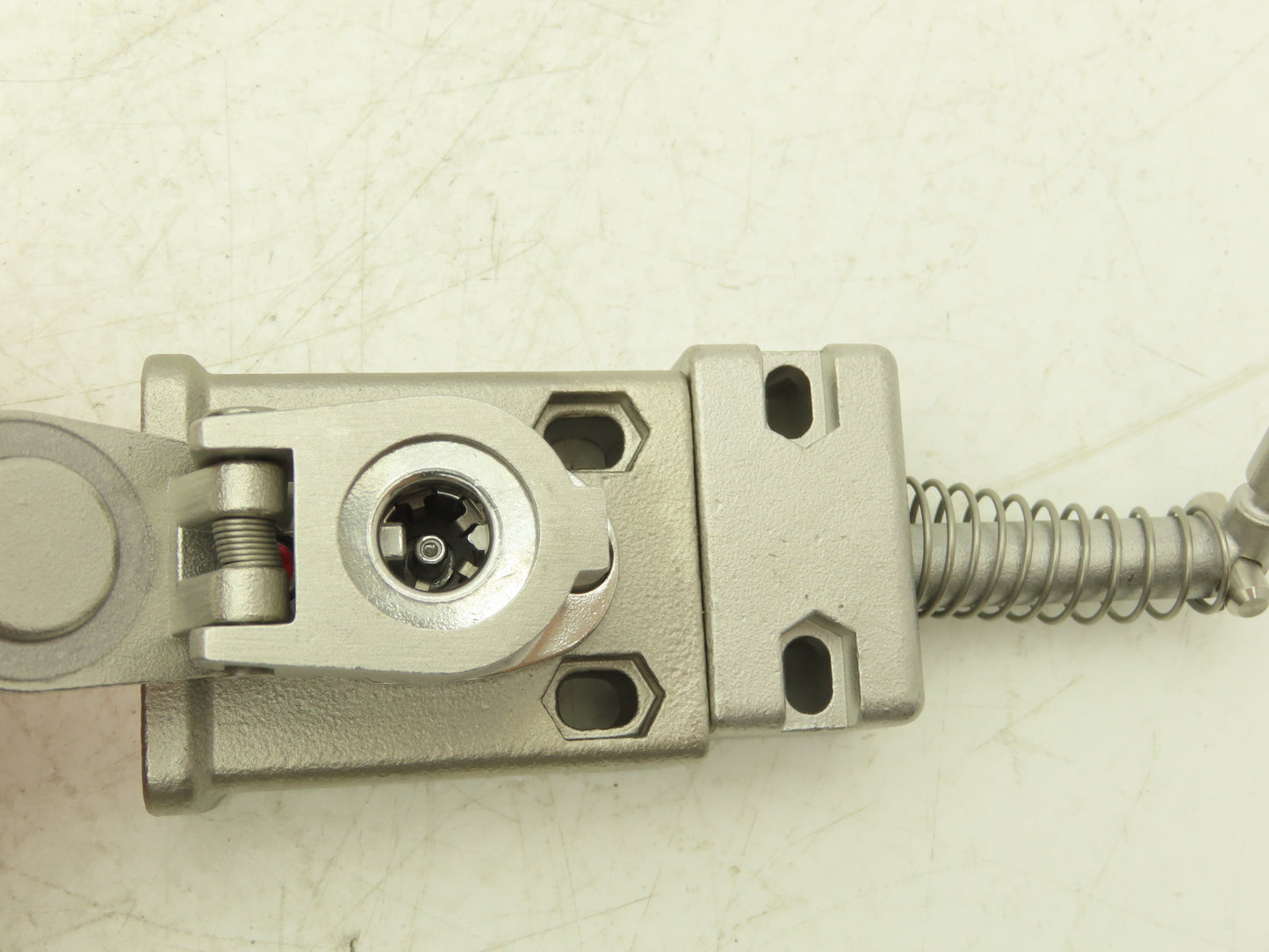 Allen Bradley 440T-MSALE10BB Guardmaster Trapped Key Interlock Switch With Key