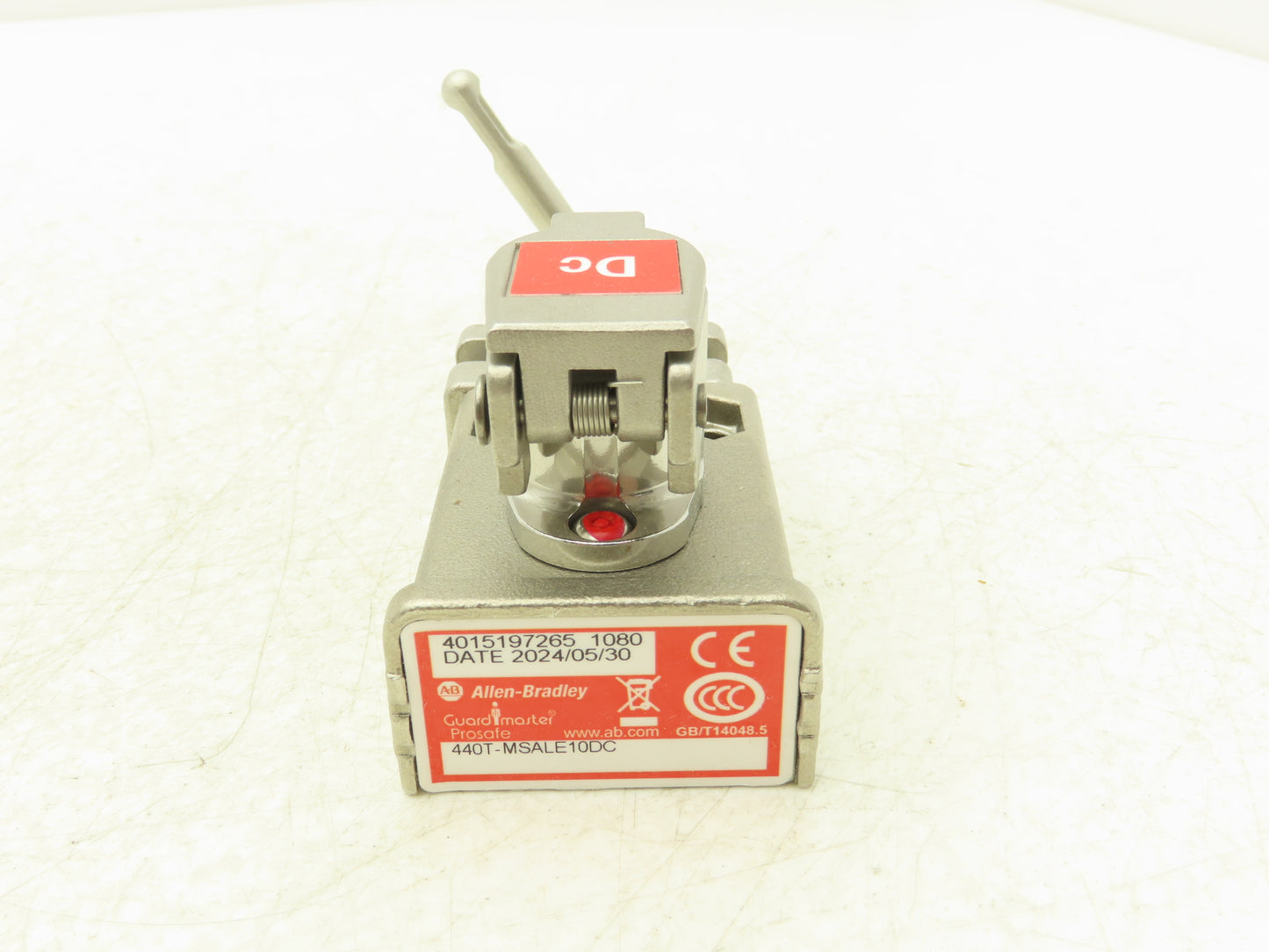 Allen Bradley 440T-MSALE10DC Guardmaster Trapped Key Interlock Switch With Key
