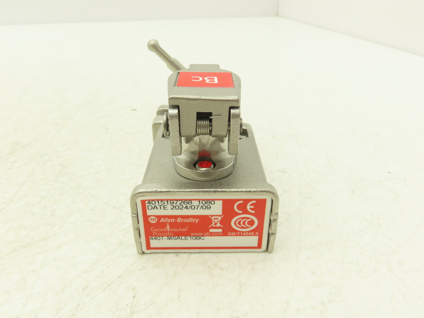 Allen Bradley 440T-MSALE10BC Guardmaster Trapped Key Interlock Switch With Key
