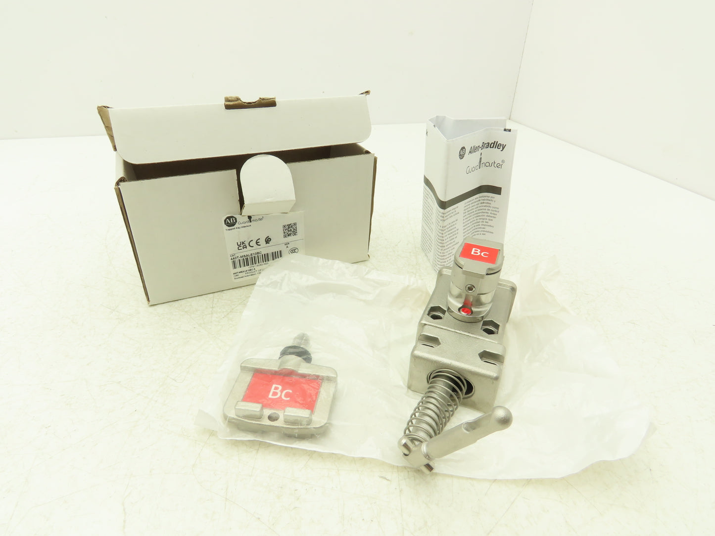 Allen Bradley 440T-MSALE10BC Guardmaster Trapped Key Interlock Switch With Key