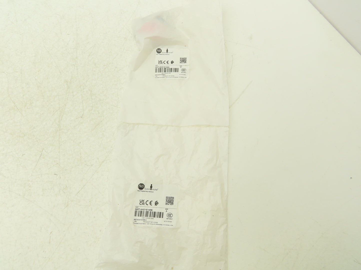 Allen Bradley 440T-AKEYE10EB Guardmaster Trapped Key Interlock Key Eb  Lot of 2