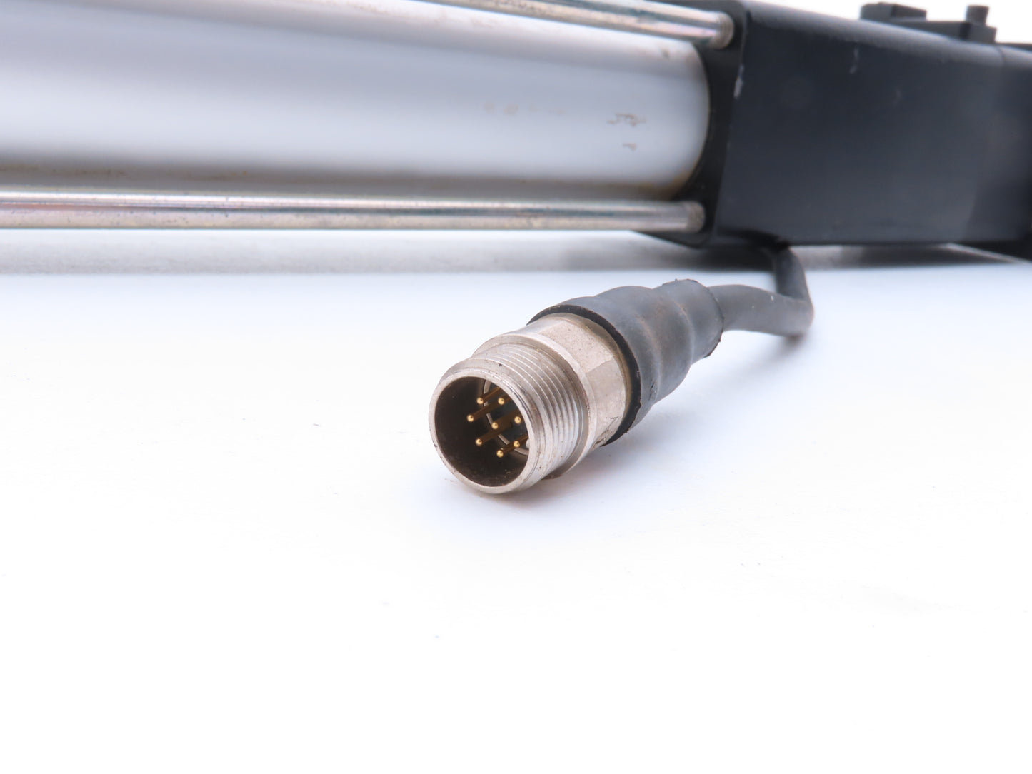 SMC CE2F40-210 Pneumatic Cylinder Scale 40mm Bore 210mm Stroke With Lock 145 PSI